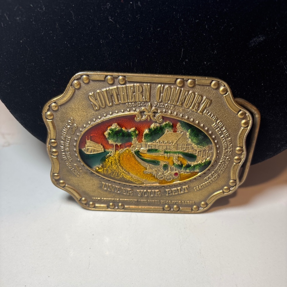 SOUTHERN COMFORT Whiskey Enameled Brass Belt Buckle St Louis MO VTG 1981 USA